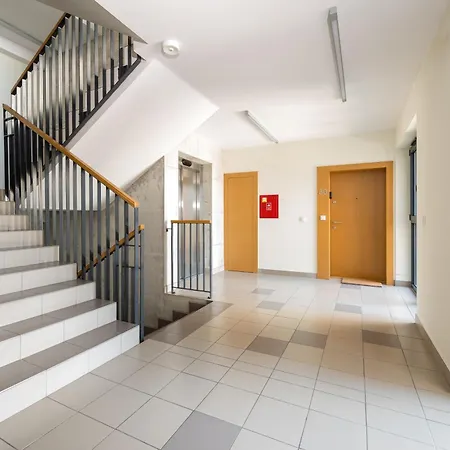 Ursynow Romera Chic By Bookinghost