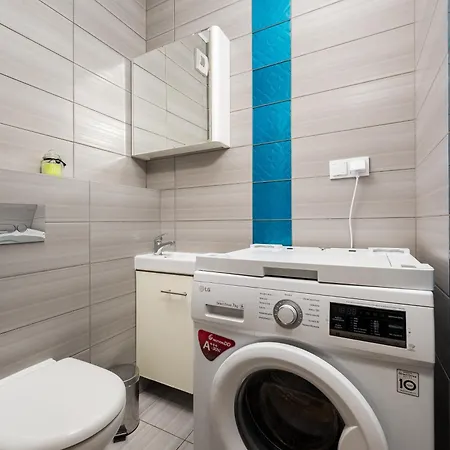 Ursynow Romera Chic By Bookinghost * ワルシャワ