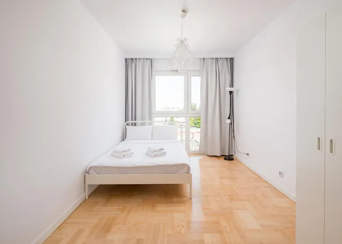 Ursynow Romera Chic By Bookinghost * وارسو