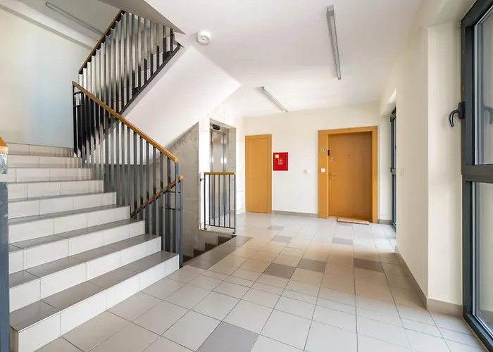 Ursynow Romera Chic By Bookinghost